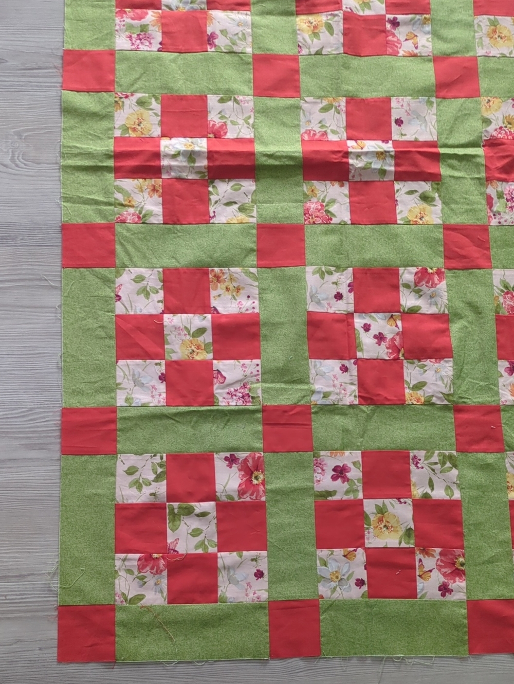 Handmade Unfinished Quilt Top UFO Floral Patchwork Green Red 30.5 x 53 - Picture 4 of 13